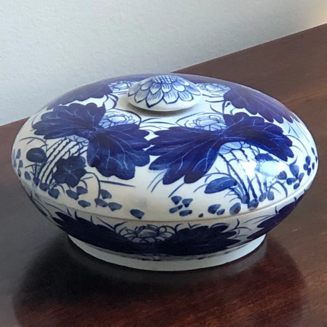 Vintage Chinoiserie Blue & White Porcelain Lidded Box For Sale - Image 4 of 13