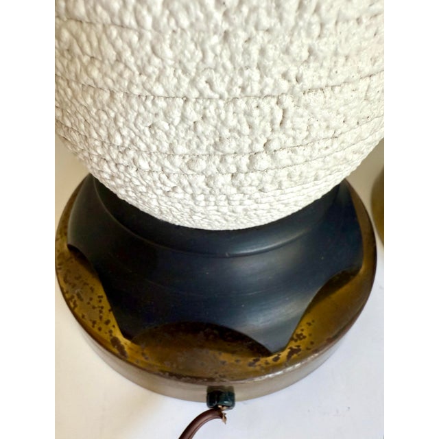 Mid 20th Century Hollywood Regency Textured White Ceramic Table Lamps With Sculptural Wood Bases - Pair For Sale - Image 10 of 12