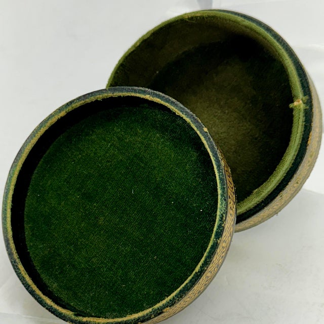 Early 1920s Round Italian Leather Jewelry Box For Sale - Image 10 of 12
