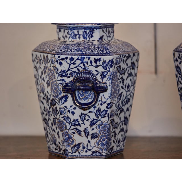 English English 19th Century Blue and White Porcelain Lidded Pot Pourri Pots with Dogs For Sale - Image 3 of 12