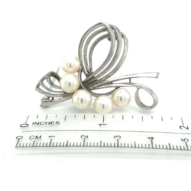 Late 20th Century Mikimoto Estate Akoya Pearl Brooch Pin Sterling Silver 7 MM For Sale - Image 10 of 10