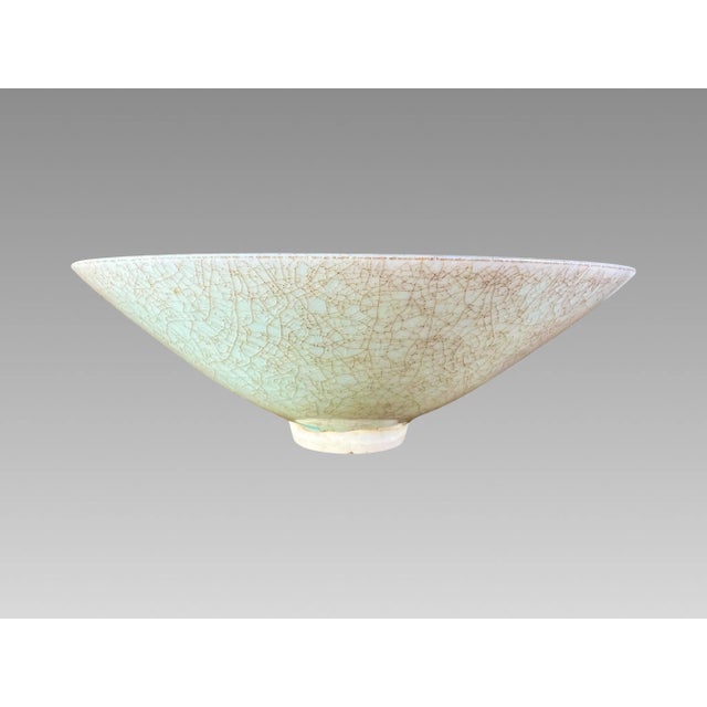 Chinese Late Qing Dynasty Chinese Fine Pale Turquoise Blue Porcelain Celadon Crackle Fangge Footed Bowl For Sale - Image 3 of 8