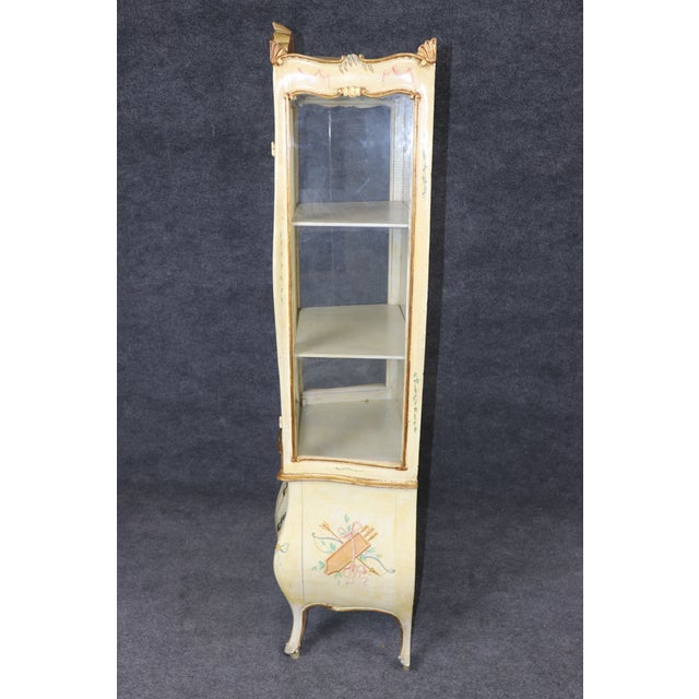 Early 1900s Era Italian Venetian Bombe Form Paint Decorated Vitrine For Sale - Image 4 of 15
