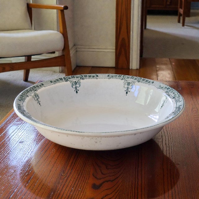 Large French Art Nouveau Salad Bowl from Sarreguemines, 1885 For Sale - Image 4 of 8