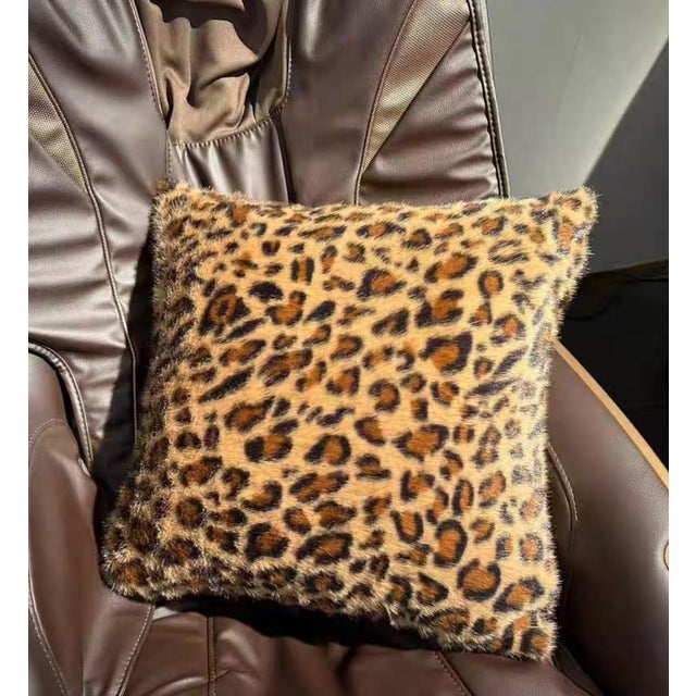 This product combines fashion and ultimate comfort. Its velvet-like soft texture makes one want to immerse themselves in...