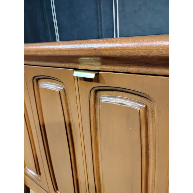 Mid Century Modern Broyhill Emphasis Nightstand Dresser For Sale - Image 6 of 6