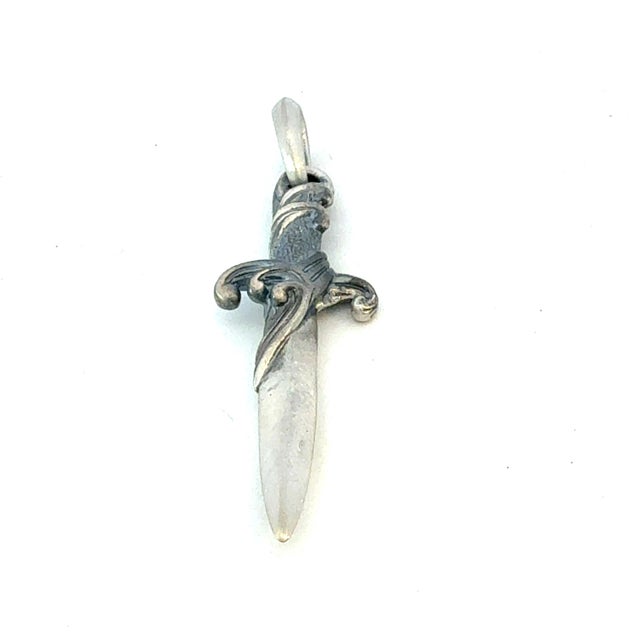 Contemporary 1990s David Yurman Dagger Amulet Pendant Sterling Silver Estate For Sale - Image 3 of 5