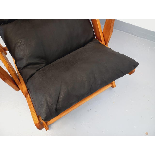 1960s Vintage Adjustable Folding Chaise Lounge in Pine and Faux Leather, 1960s For Sale - Image 5 of 17