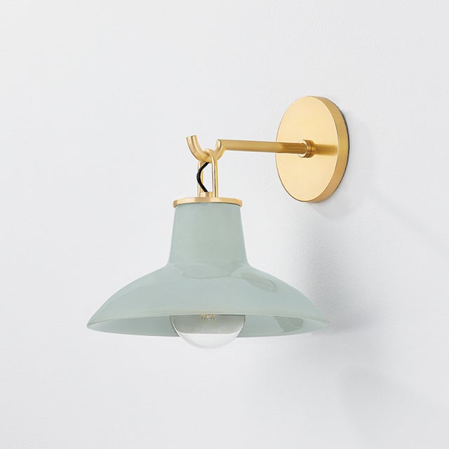 Mid-Century Modern Hudson Valley Lighting Pottersville 10.5 in. 1 Light Wall Sconce in Aged Brass and Ceramic Moss Crackle Finish For Sale - Image 3 of 6