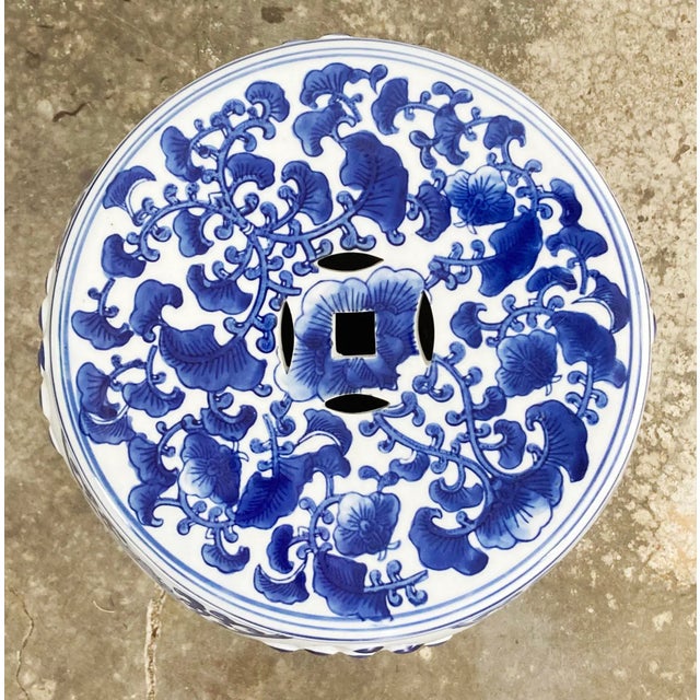 Vintage Chinoiserie Style Ceramic Lotus Design Garden Stool For Sale In Kansas City - Image 6 of 8