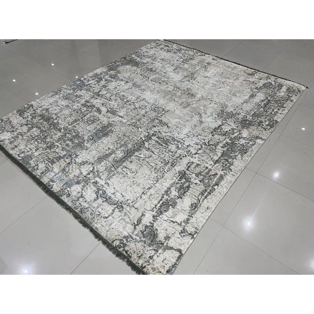 Indian 7x9 Ivory Hand-Knotted Wool Distressed Floral Texture Abstract Modern Carpet Rug For Sale - Image 3 of 7