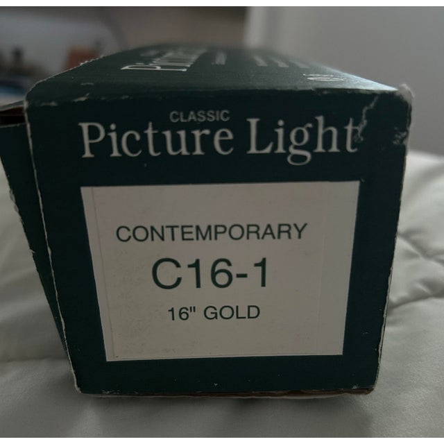 1990s House of Troy 16" Gold Picture Light For Sale - Image 4 of 7