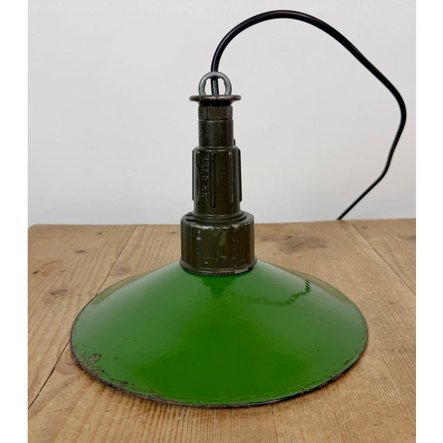 Industrial Green Enamel Military Pendant Lamp with Cast Aluminium Top, 1960s For Sale - Image 16 of 18