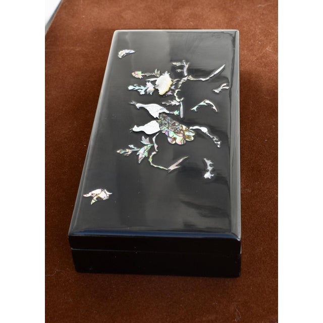 Black Chinese Black Lacquer Box Mother of Pearl Abalone Shell Inlay Peacock Butterfly For Sale - Image 8 of 15