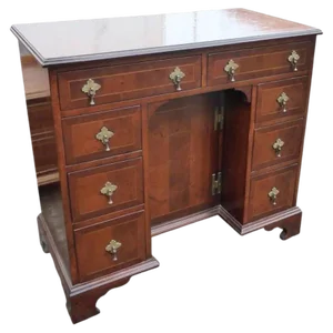 Queen Anne Keehole Desk, 1960s