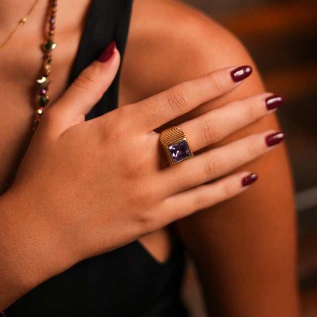 Majestic Amethyst & Gold Vermeil Chunky Signet Ring, Size 8 For Sale In Miami - Image 6 of 7
