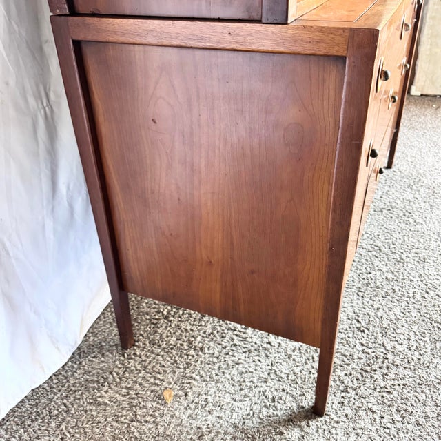 Mid 20th Century Modern Counterpoint Credenza With Hutch/China Cabinet by Drexel For Sale - Image 11 of 12