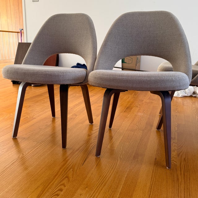 Mid-Century Modern Set of 8 Saarinen Armless Executive Chairs for Knoll For Sale - Image 3 of 13