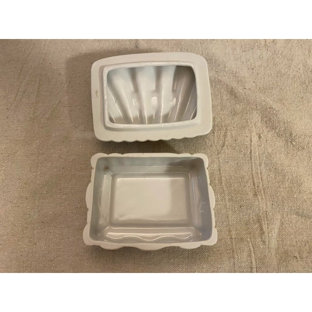 1960s Vintage Porcelain Frosted Flowers White Gilded Trinket Box For Sale - Image 12 of 12