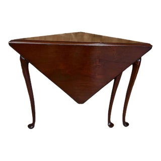 Mid 20th Century Biggs Queen Anne Style Mahogany Gate Leg Table For Sale