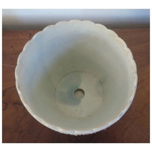 Antique 18th / Early 19th Century English George III Staffordshire Pearlware Mochaware Sanded Flower Pot and Under Tray Cachepot For Sale In New York - Image 6 of 10