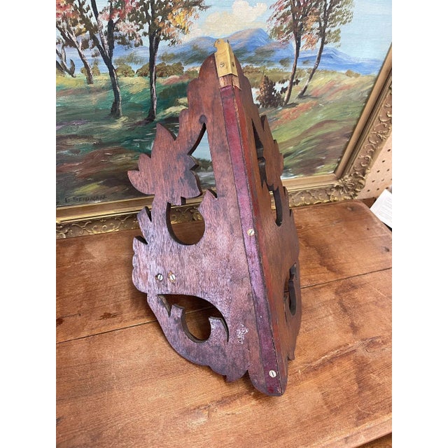 1970s Vintage Ornate Hand Carved Wooden Corner Hanging Shelf With Leaf Motif For Sale - Image 5 of 9