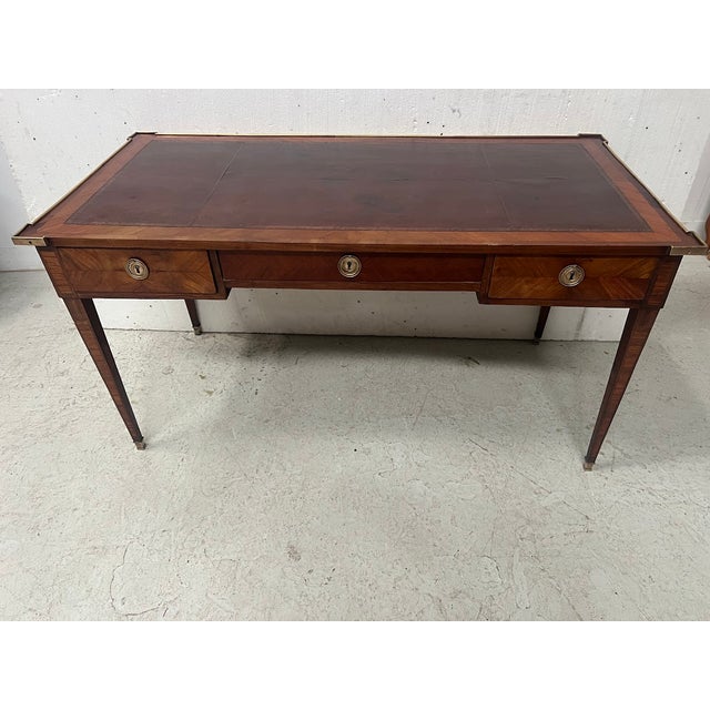 Louis XVI Flat Desk in Mahogany and Rosewood Veneer, 18th Century, in Good conditions. Designed before 1890