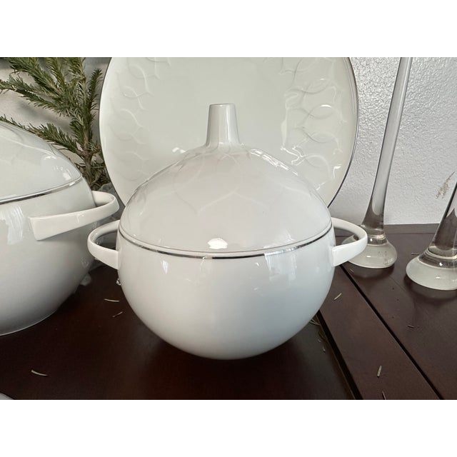 1970s 1970s Rosenthal "Lotus" Platinum Band Designed by Bjorn Wiinbland 12 Place Setting Dinner Service With Full Tea & Coffee Service, and Serving Pieces For Sale - Image 5 of 9