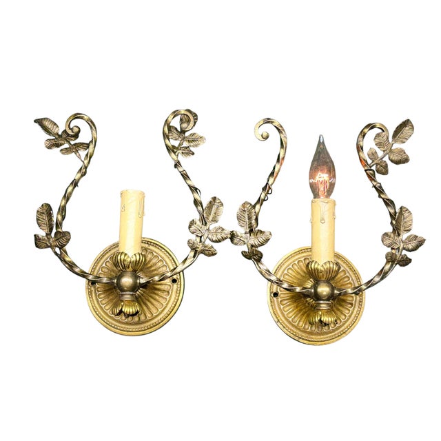 1910s Cast Brass Wall Sconces With Trailing Vines and Leaves Original Antique Patina - a Pair For Sale - Image 4 of 11