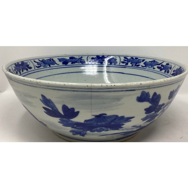 19th C Canton Blue & White Export Centerpiece Bowl. For Sale - Image 4 of 6