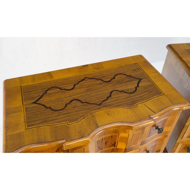 Pair of Fine Italian Inlaid Three Drawers Banded Tops Nightstands Small Dresser For Sale - Image 10 of 14