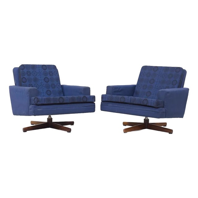 Fredrik Kayser Model 807 Mid Century Norwegian Swivel Lounge Chairs - Pair For Sale