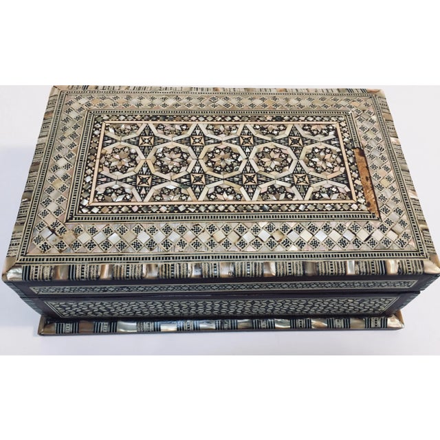 Vintage Middle Eastern Moorish Mosaic Marquetry Inlay Box For Sale In Palm Springs - Image 6 of 12