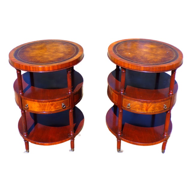 Vintage Pair Weiman Heirloom Mahogany Leather Top Oval Lamp Tables For Sale