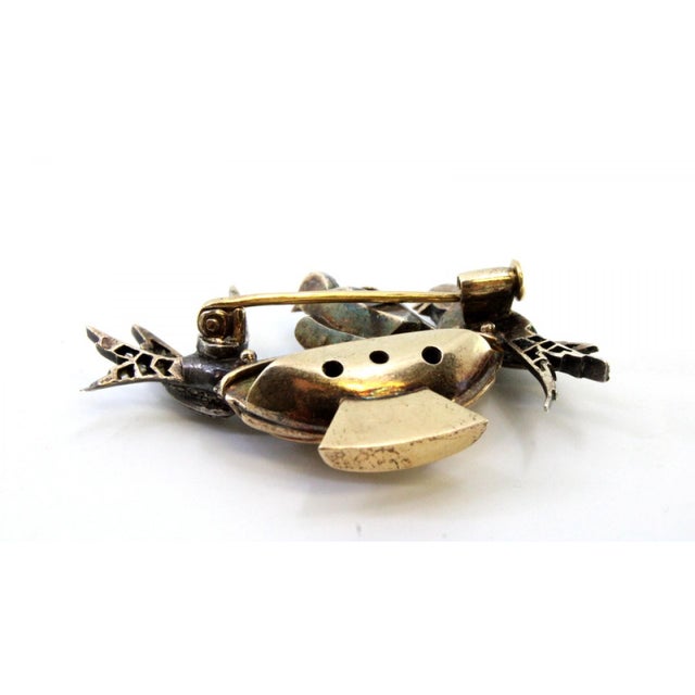 Gold and Silver Brooch with Birds at the Water Trough, Diamond Chips and Calibrated Rubies For Sale - Image 5 of 8