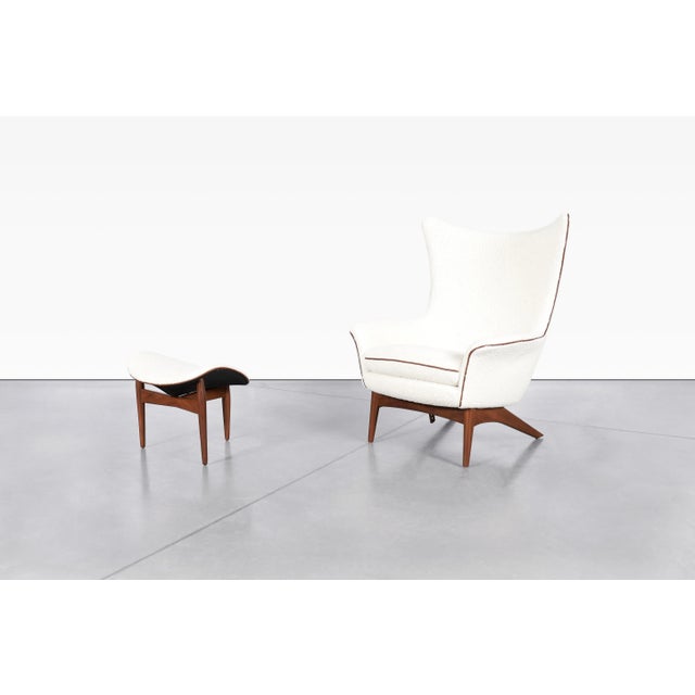 Designed by renowned Danish designer Henry Walter Klein for Bramin Møbler, this iconic Model 207 reclining lounge chair...