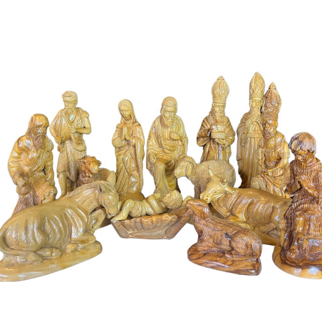 Mid-20th Century Bethlehem Olive Wood Nativity Set, 15 Pieces, Master Carved With Provenance For Sale - Image 11 of 18