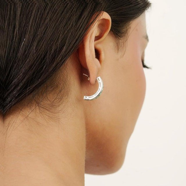 Metal Round Cut Green Onyx C-Shape Hoop Earrings in 925 Silver- A Pair For Sale - Image 7 of 10