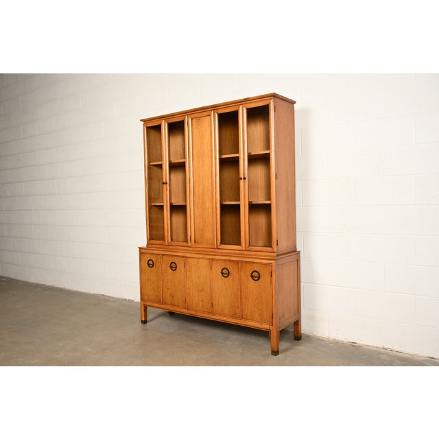 Mid-Century Modern Century Furniture Mid-Century Modern Hollywood Regency Walnut Breakfront Bookcase Cabinet, Circa 1960s For Sale - Image 3 of 10