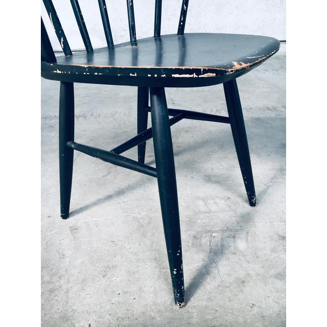 Mid-Century Modern Mid-Century Scandinavian Design Curved Spindle Back Side Chair, Denmark, 1960s For Sale - Image 3 of 18