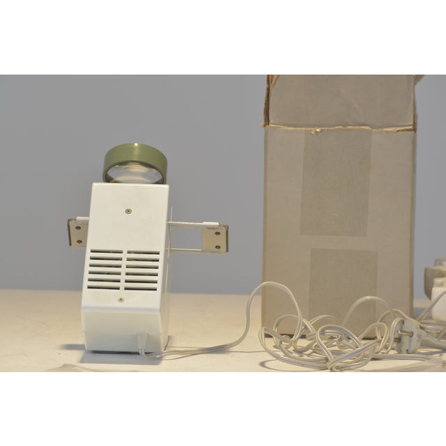 Dieter Rams D5 Slide Projector and Spot Light by Dieter Rams for Braun, 1960s For Sale - Image 4 of 13