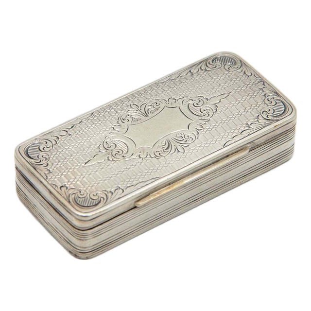 Snuff Box in Guilloche Silver with Engravings For Sale