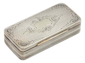 Snuff Box in Guilloche Silver with Engravings