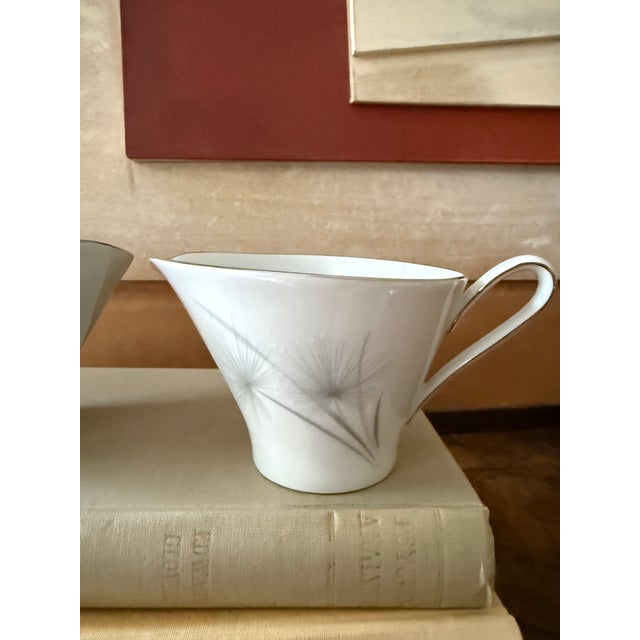 Contemporary 1950s Hutschenreuther Caribe Creamer and Covered Sugar Bowl German Porcelain White Blue Gray Platinum Rim Minimalist For Sale - Image 3 of 7