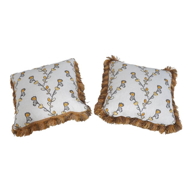 Pair Modern Design Quality Decorative Throw Pillows For Sale