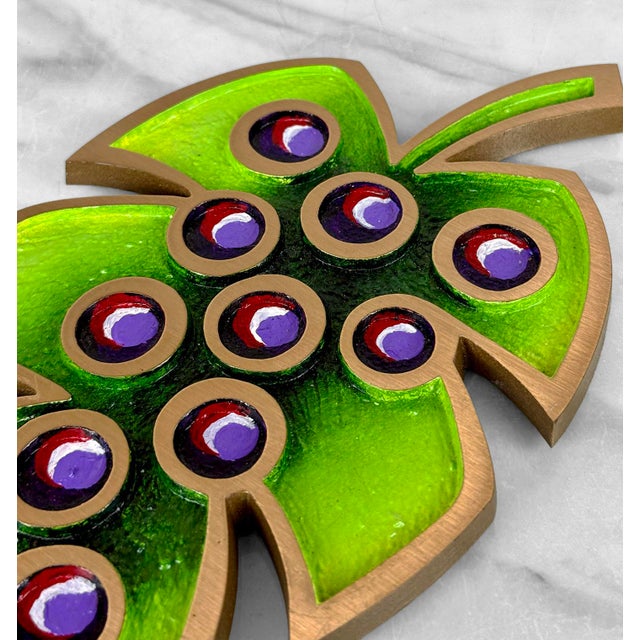 Brass Mid-Century Atomic Monstera Leaf Brass & Enamel Trivet Plaque - 10" For Sale - Image 8 of 10