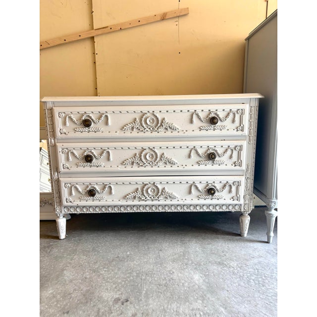 1970s 1970s French Neoclassical Dresser With Carved Garland Details – Textured Vintage Finish, Solid Wood, French Dresser For Sale - Image 5 of 5