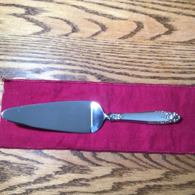 Silver Prelude" Silver Cake Server by International and Oneida Sterling Silver Handle Cake Knife - 2 Piece For Sale - Image 8 of 13