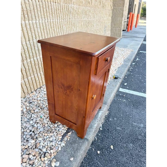 Early 21st Century Tom Seely Furniture Early American Primitive Shaker Style Solid Pine Side Table or Nightstand. For Sale - Image 5 of 12