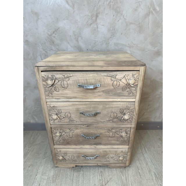 Charming small Art Deco walnut chest of drawers, dating from the first half of the 20th century. Completely sandblasted,...